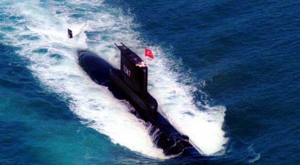 Τουρκικό υποβρύχιο ένα μίλι από το λιμάνι της Κω