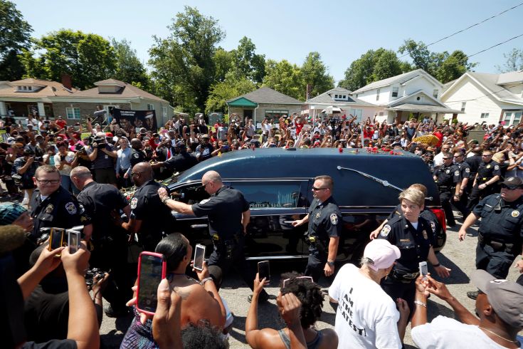 2016-06-10T165008Z_1419728582_S1AETJDDXWAA_RTRMADP_3_PEOPLE-ALI 2016-06-10T165008Z_1419728582_S1AETJDDXWAA_RTRMADP_3_PEOPLE-ALI