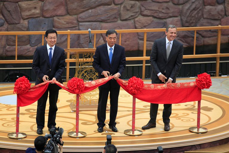 2016-06-16T060502Z_665981628_S1AETKELNQAA_RTRMADP_3_DISNEY-CHINA 2016-06-16T060502Z_665981628_S1AETKELNQAA_RTRMADP_3_DISNEY-CHINA