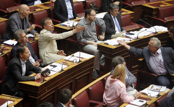 Άγριος καβγάς Τσίπρα-Θεοδωράκη για τις offshore και τον Τσοχατζόπουλο