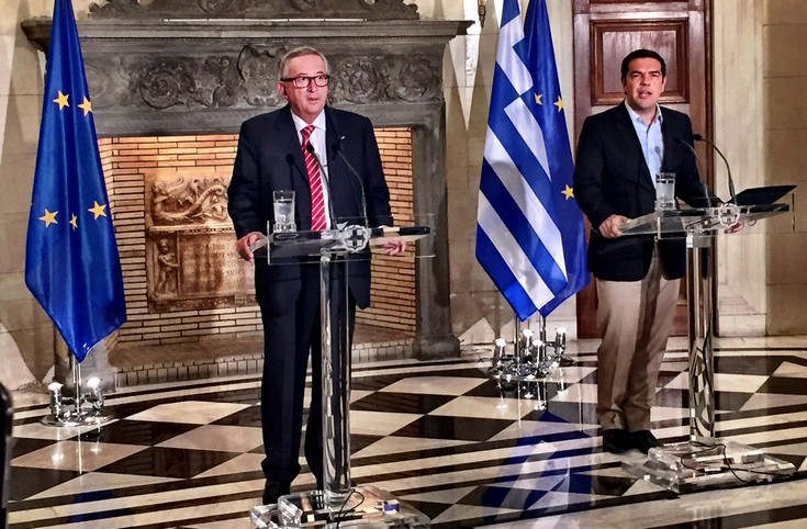 Γιούνκερ: Ανόητη η περσινή επιθυμία κάποιων για Grexit