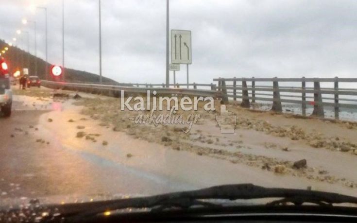 «Βούλιαξε» η Μεγαλόπολη από τη νεροποντή