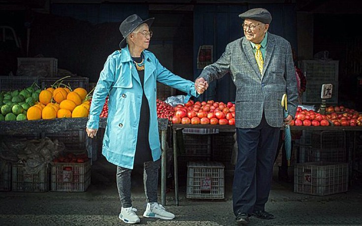 Ζευγάρι συνταξιούχων γιορτάζει την 64η επέτειό του με έναν ιδιαίτερο τρόπο