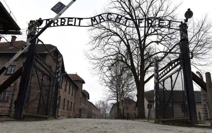 Ποινικό αδίκηµα η χρήση της φράσης «πολωνικά στρατόπεδα θανάτου»
