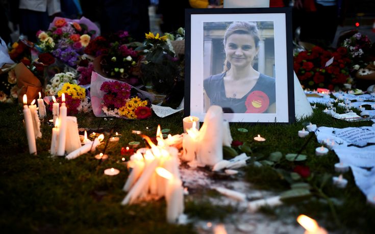Διώκεται για ανθρωποκτονία ο δράστης της δολοφονίας της Τζο Κοξ