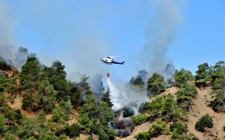 Υπό μερικό έλεγχο η φωτιά στην Ουρανούπολη Χαλκιδικής