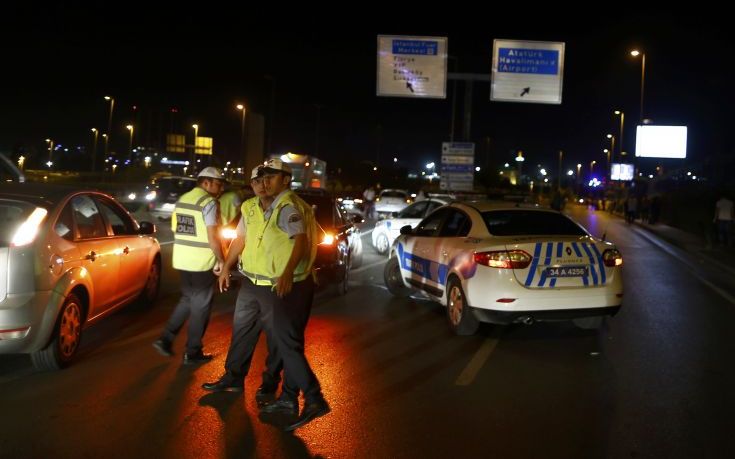 Νεκρός αστυνομικός από επίθεση άνδρα με μαχαίρι στην Κωνσταντινούπολη