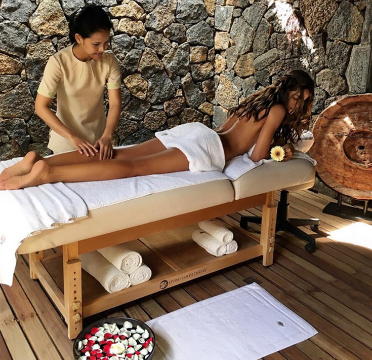 Τα ατελείωτα πόδια της Izabel Goulart