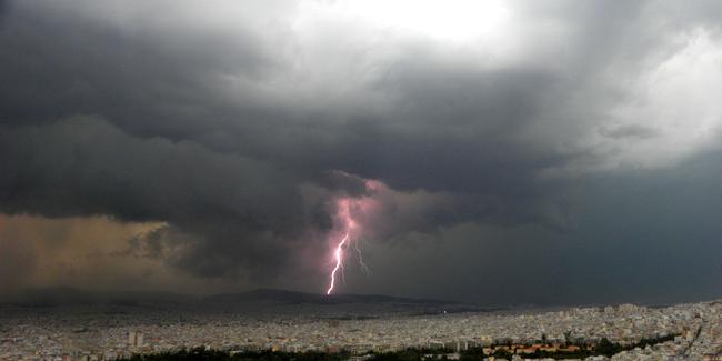 Το καλοκαιρινό μπουρίνι που χτύπησε την Αθήνα