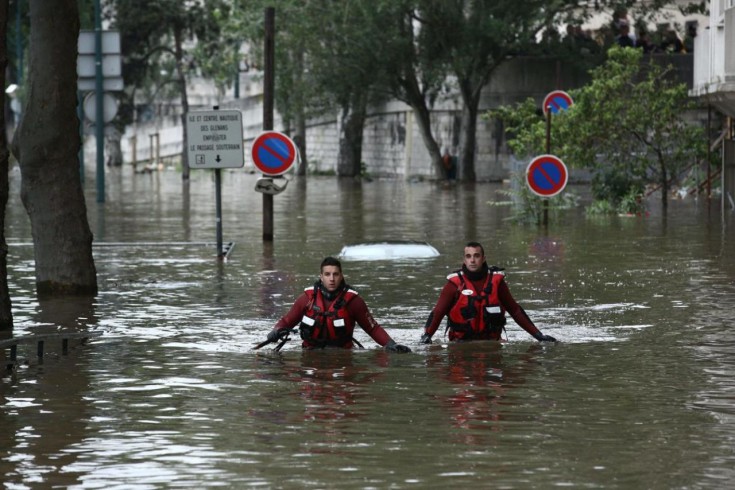 Υποχώρησε ελαφρά η στάθμη του Σηκουάνα, παραμένει σε συναγερμό το Παρίσι