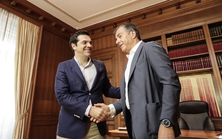 Διάλογος Τσίπρα-Θεοδωράκη για το Brexit στο Μαξίμου