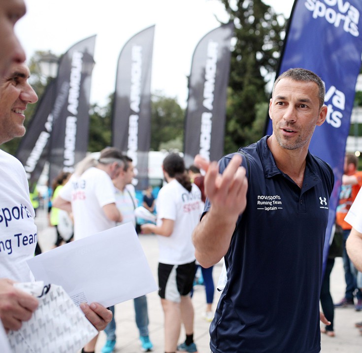 Ο Περικλής Ιακωβάκης λίγο πριν το ξεκίνημα του αγώνα δρόμου 