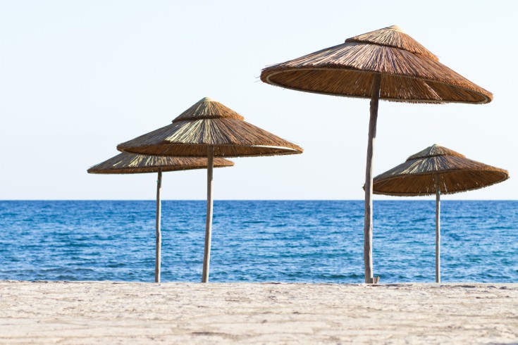 Πόσο κοστίζει το μπάνιο σε 10 οργανωμένες παραλίες της Αττικής