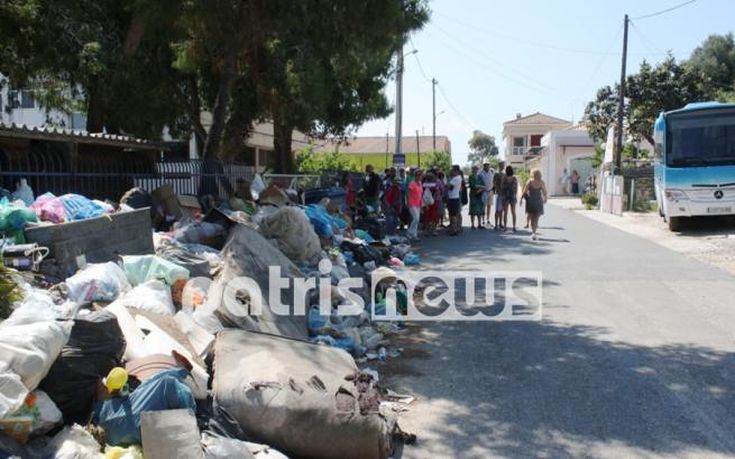 «Πνίγεται» στα σκουπίδια το Κατάκολο