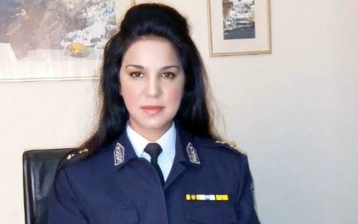Η όμορφη διοικήτρια του Αστυνομικού Τμήματος στη Σαντορίνη