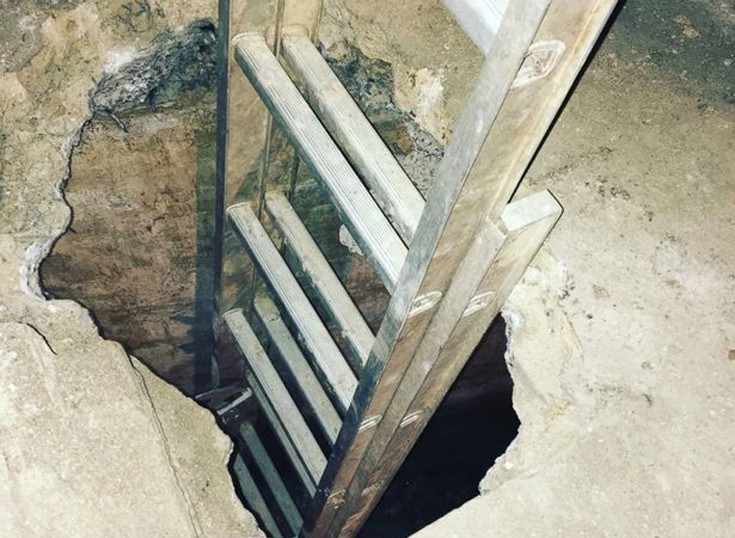 Ανακάλυψε στο υπόγειο του σπιτιού της μυστικό τούνελ μεταφοράς σκλάβων