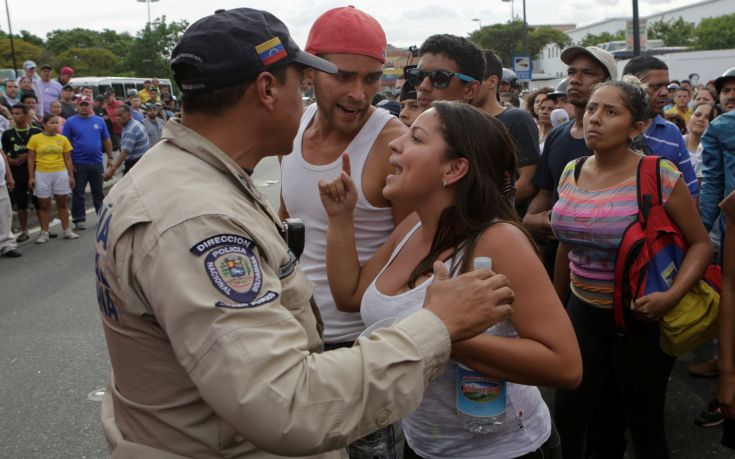 Τουλάχιστον 400 συλλήψεις μετά τις ταραχές στη Βενεζουέλα