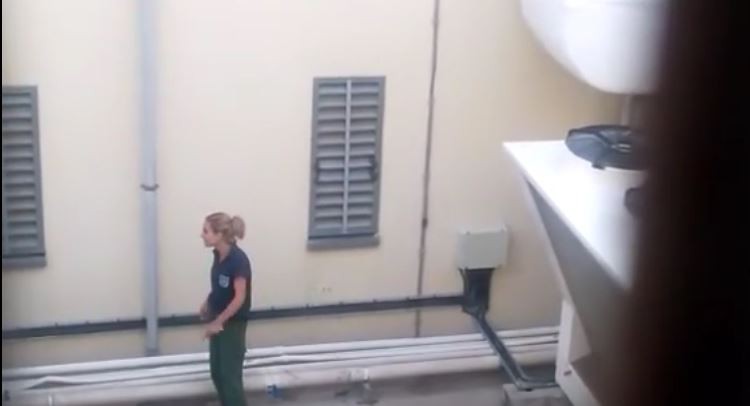Σάλος με την Κύπρια αστυνομικό που φωνάζει σε αλλοδαπό «γ&#8230; τον Αλλάχ σου, «γ&#8230;.τη μάνα σου»