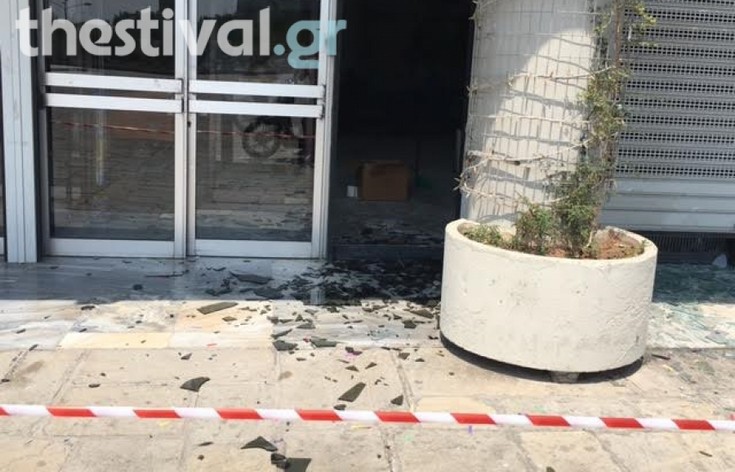 Επίθεση αντιεξουσιαστών στο κτίριο διοίκησης του ΑΠΘ
