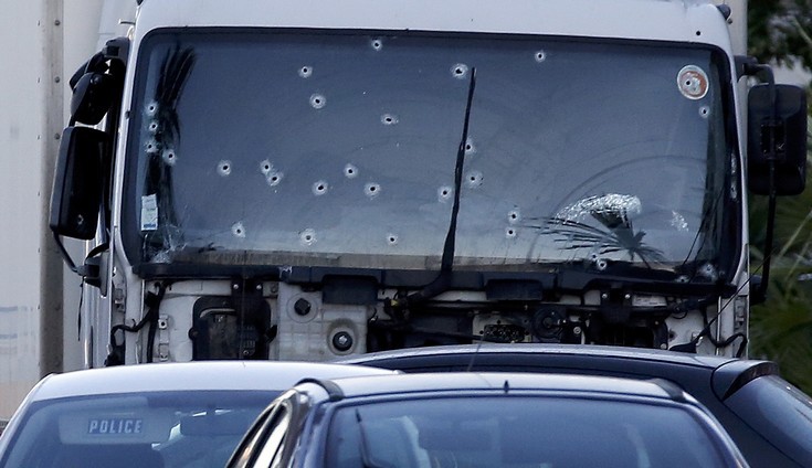 Νοικιασμένο από την Προβηγκία το λευκό φορτηγό του τρόμου στη Νίκαια