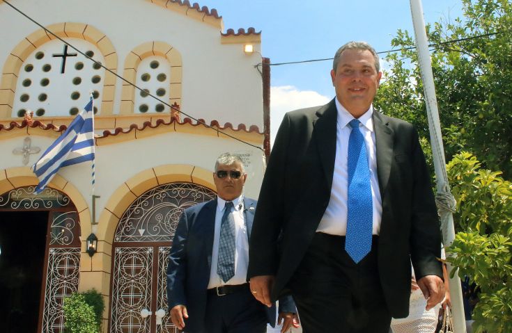 Ο Καμμένος βάφτισε τον γιο του υποπλοιάρχου που σκοτώθηκε στην Κίναρο