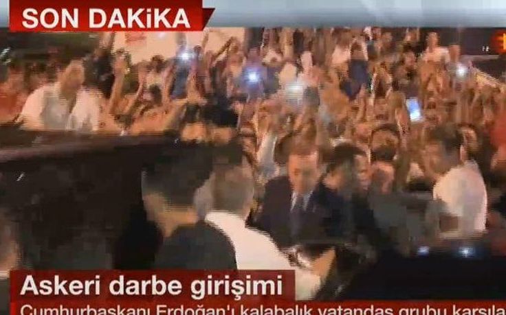 Θριαμβευτική υποδοχή Ερντογάν στην Κωνσταντινούπολη