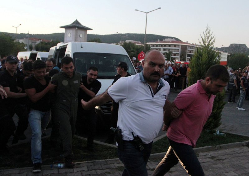 Ανησυχία προκαλεί η ταχύτητα των συλλήψεων στην Τουρκία