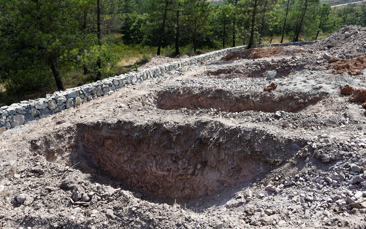 TURKEY_SECURITY-PLOTTERS_CEMETERY4