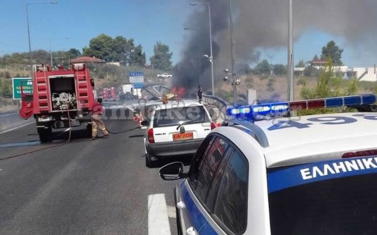Φωτογραφίες από τη νταλίκα που πήρε φωτιά στην εθνική οδό