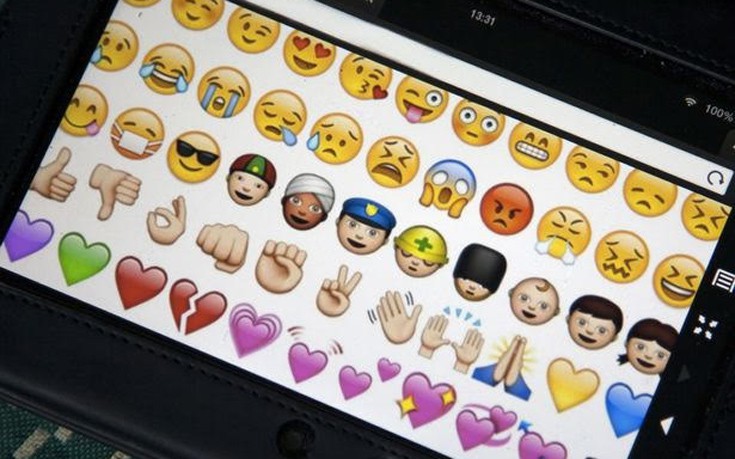 Νέα emojis θα δείχνουν τα όσα αλλοπρόσαλλα έφερε το 2020