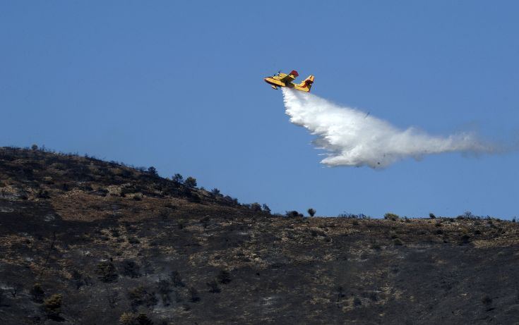 Σε εξέλιξη πυρκαγιά κοντά στο Αρχοντικό Γυθείου