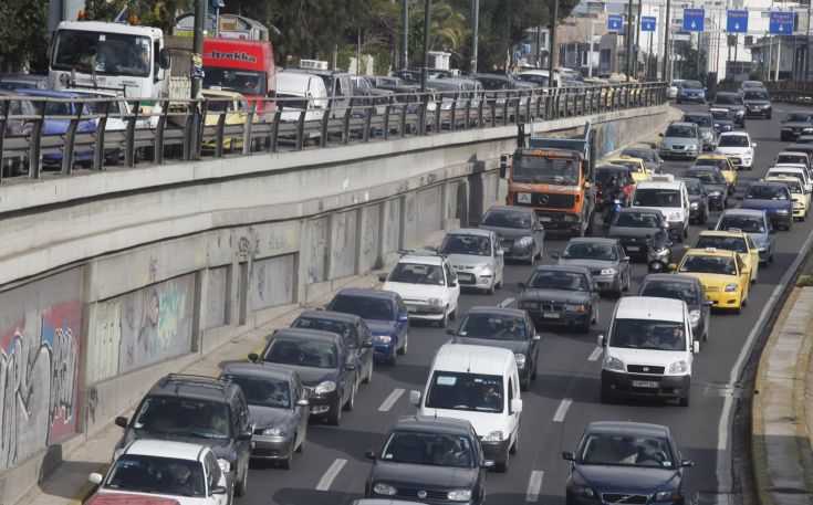 Ειδοποιητήρια με πρόστιμα για 2,2 εκατ. ανασφάλιστα και χωρίς ΚΤΕΟ οχήματα