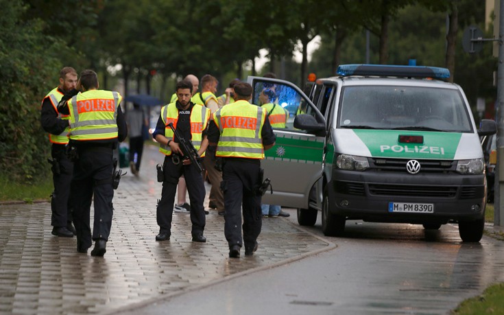 Συναγερμός στο Μόναχο, άνδρας επιτέθηκε με μαχαίρι σε περαστικούς
