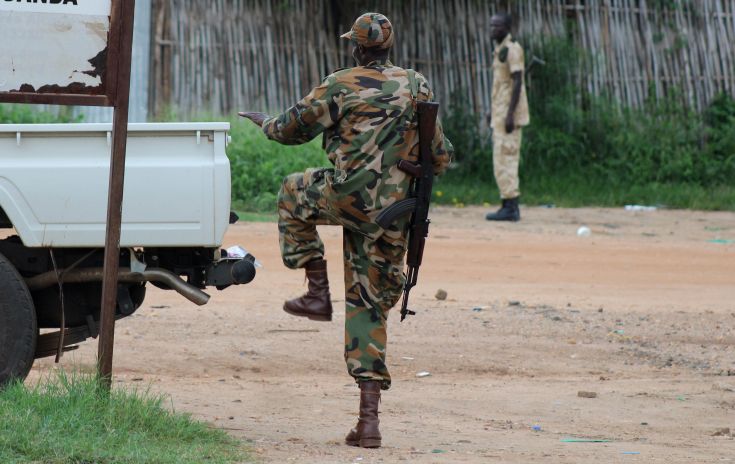 Σφοδρές μάχες με βαρύ πυροβολικό στο Νότιο Σουδάν