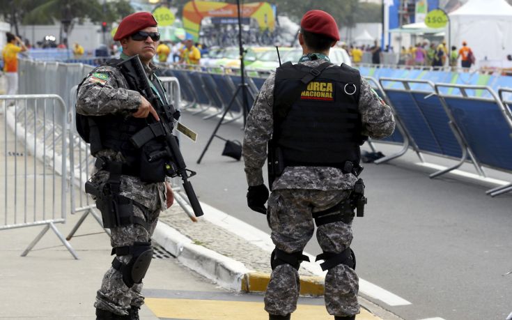 Εισβολή αυτοκινήτου στο προεδρικό μέγαρο της Βραζιλίας
