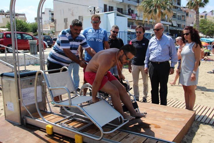 Σύστημα πρόσβασης ατόμων με κινητικά προβλήματα σε παραλία στα Χανιά