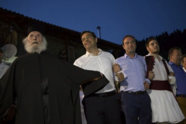 Παπά Δημήτρης: Ας μου έκοψε την σύνταξη, εγώ τον αγαπώ τον Αλέξη