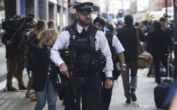 2016-08-04T085229Z_714302467_LR1EC840ON7LA_RTRMADP_3_EUROPE-ATTACKS-LONDON 2016-08-04T085229Z_714302467_LR1EC840ON7LA_RTRMADP_3_EUROPE-ATTACKS-LONDON