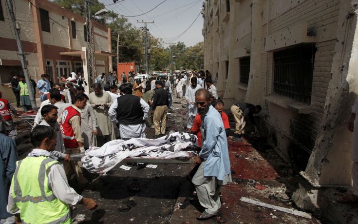 Αιματοκύλισμα στο Πακιστάν με 93 νεκρούς