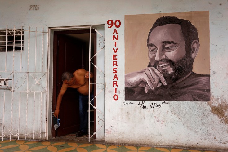 Ένα πούρο 90μέτρων για τα 90στα γενέθλια του Φιντέλ Κάστρο