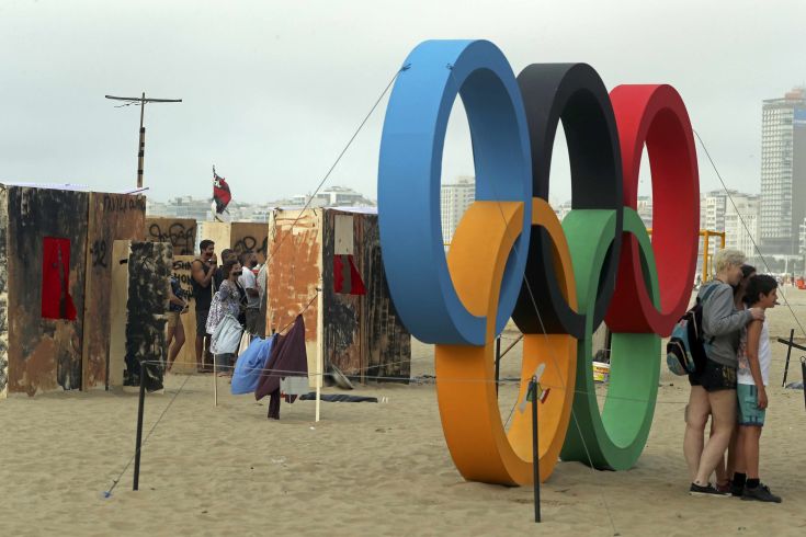 2016-08-20T125810Z_1375602126_RIOEC8K100646_RTRMADP_3_OLYMPICS-RIO-PROTEST 2016-08-20T125810Z_1375602126_RIOEC8K100646_RTRMADP_3_OLYMPICS-RIO-PROTEST
