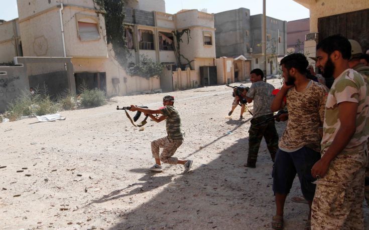 Σφοδρές και αιματηρές μάχες στη Λιβύη για την απελευθέρωση τζιχαντιστών