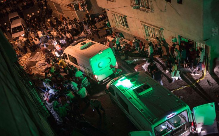Τουλάχιστον 30 νεκροί στο ματωμένο γάμο της Τουρκίας