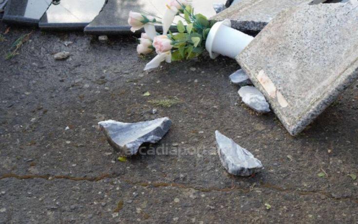 Ανεμοστρόβιλος σάρωσε το νεκροταφείο Τρίπολης