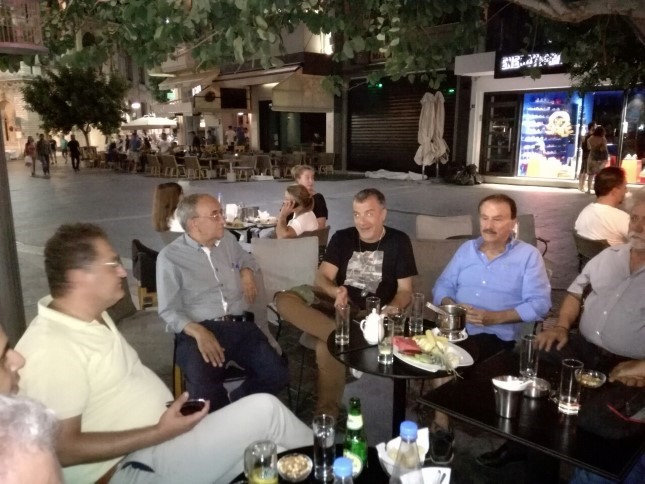 Στιγμές χαλάρωσης για τον Σταύρο Θεοδωράκη στην Κρήτη