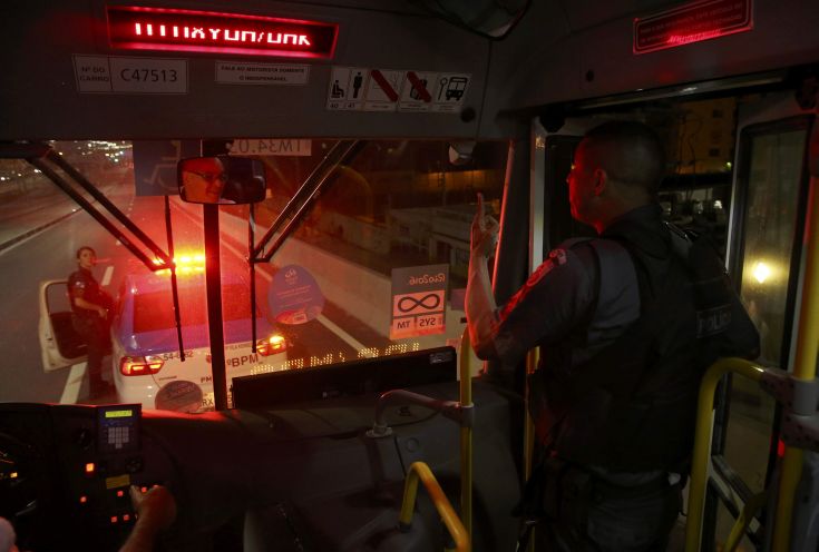 ΛΕΩΦΟΡΕΙΟ ΡΙΟ ΝΤΕ ΤΖΑΝΕΙΡΟ ΠΥΡΟΒΟΛΙΣΜΟΙ ΛΕΩΦΟΡΕΙΟ ΡΙΟ ΝΤΕ ΤΖΑΝΕΙΡΟ ΠΥΡΟΒΟΛΙΣΜΟΙ