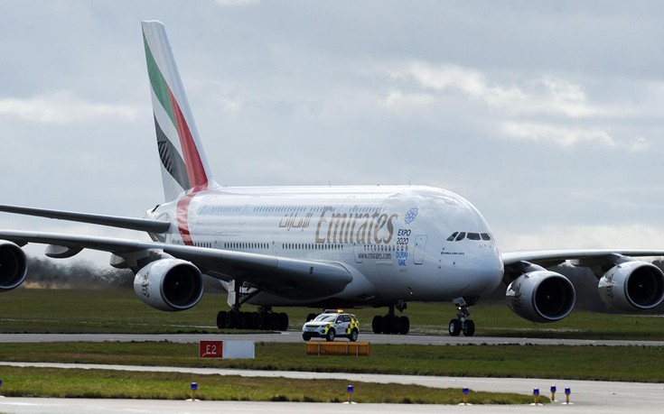 Η Emirates διακόπτει τις πτήσεις προς το Κατάρ