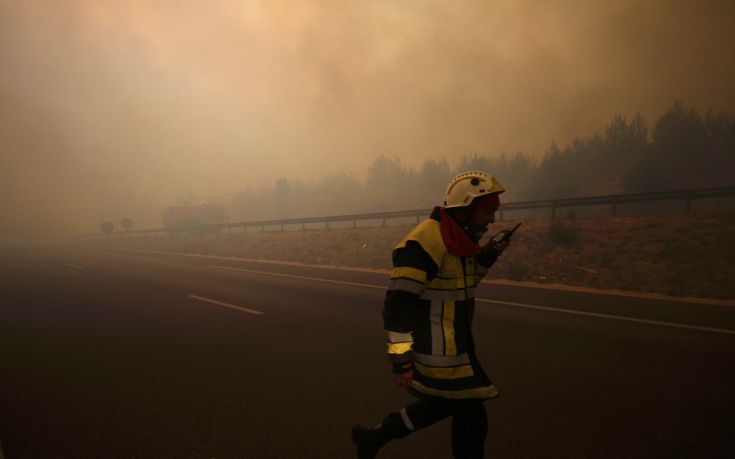 Πυροσβέστες τραυματίστηκαν σοβαρά στην κατάσβεση πυρκαγιών στη Γαλλία