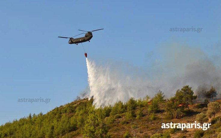 Συνεχίζεται η σκληρή μάχη με τις φλόγες στο νησί της Χίου
