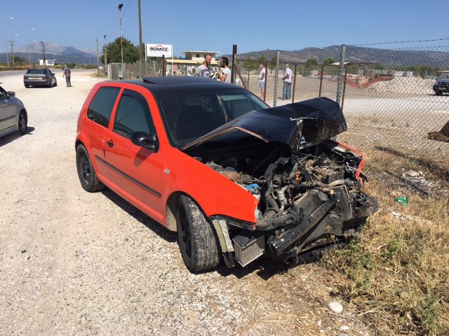 Σφοδρή σύγκρουση οχημάτων στο Αγρίνιο